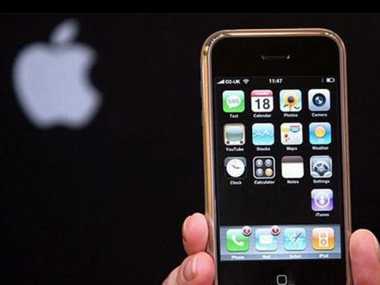 Ein alter Name kehrt zurück, glaubt man der Gerüchteküche. Wie zum Anfang soll das Betriebssystem für das iPhone wieder &quot;iPhoneOS&quot; heißen.