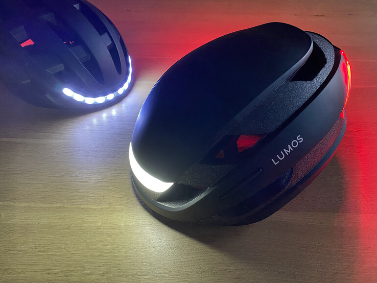 Im Vergleich zum Kickstart (hinten) ist das Licht homogener