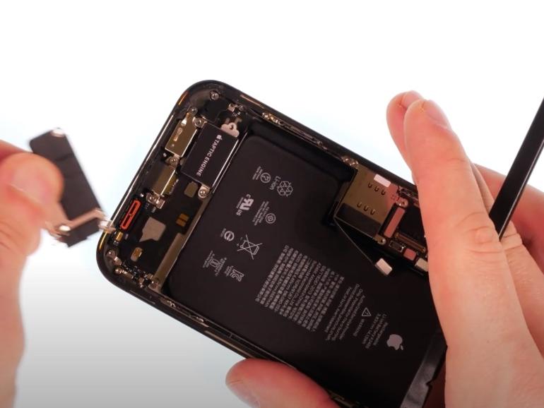 Einblicke ins Innenleben vom iPhone 12 mini und iPhone 12 ...