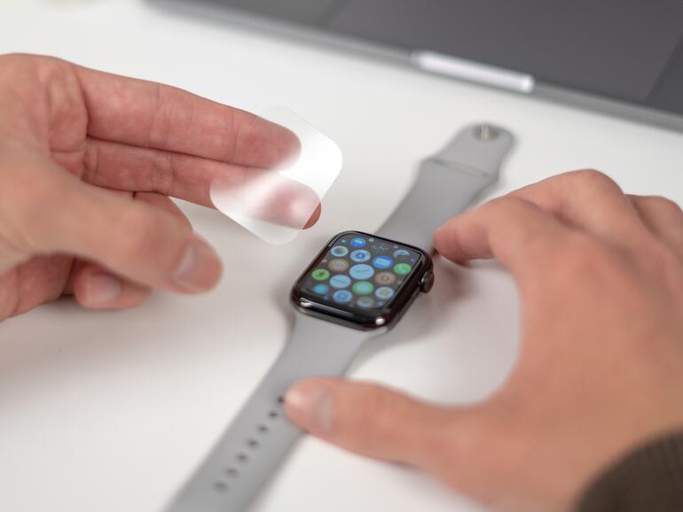 „Better safe than sorry“ – mit einer Schutzfolie wie der ScratchStopper Pro Watch lässt sich der Bildschirm der teuren Apple Watch vor Kratzern schützen.