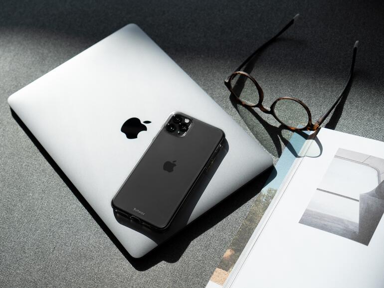 Das NoCase trägt kaum auf und schmiegt sich an dein neues iPhone wie eine zweite Haut.