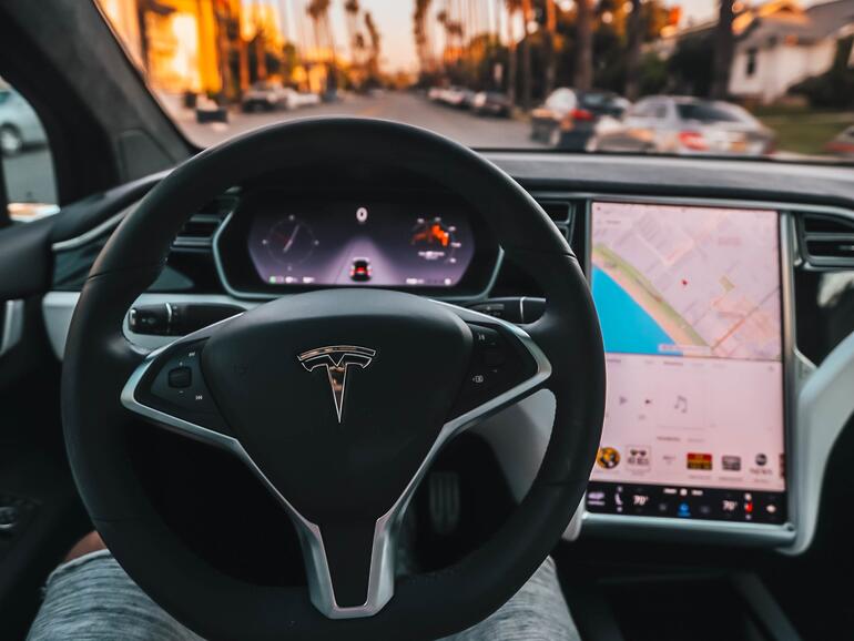 Auch das Model S könnte die Ultrabreitband-Unterstützung erhalten