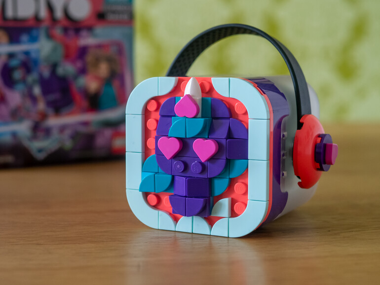 Die Rückseite ist individuell im Dots-Stil gestaltbar