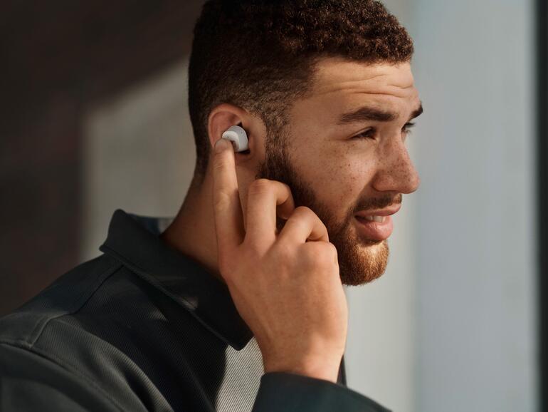 Die CX 400BT kommen mit Silikonpassstücken in drei Größen und sitzen in (fast) jedem Ohr perfekt.