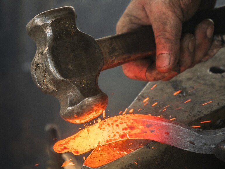 Hammer-Maßnahmen für mehr Datenschutz (Symbolbild)