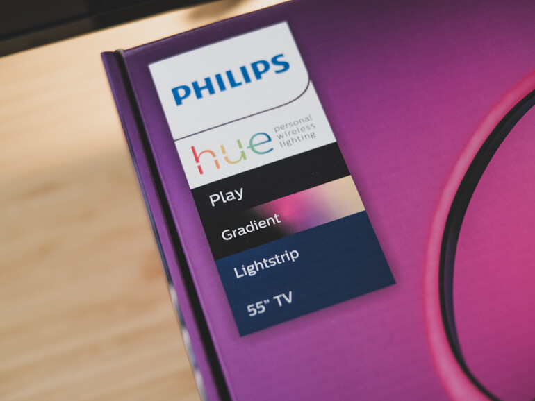 Mit dem „Hue Play Gradient Lightstrip“ lässt sich nahezu jedes TV-Gerät mit Ambilight nachrüsten.