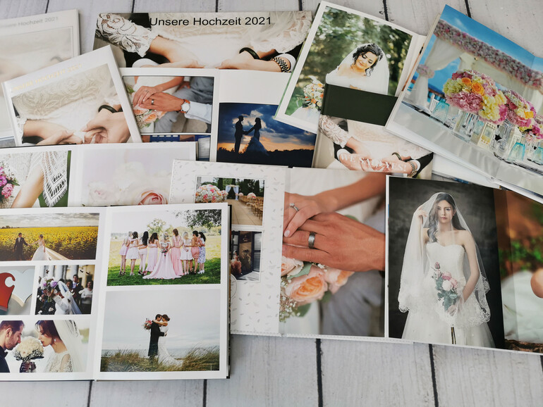 Für die Präsentation von Fotos in Doppelseitengröße sind Echtfotobücher mit ihrer Layflat-Bindung die beste Wahl.