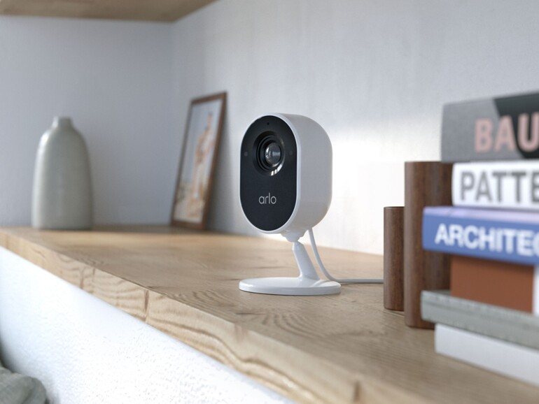 Die blaue LED zur Aktivitätsanzeige lässt sich abschalten.