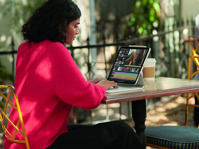 So stellt Apple sich das vor: Das iPad Pro als idealer Unterwegs-Computer.