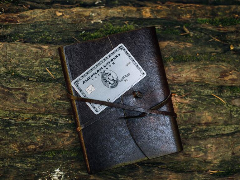 Die American Express Platinum Card erhältst du aktuell mit 250 Euro Startguthaben als Willkommensbonus.