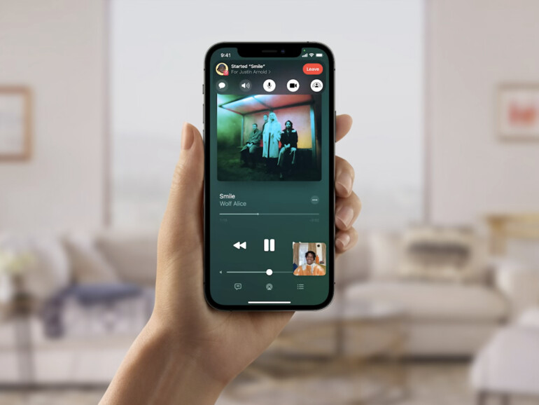 Mit iOS 15 kannst du in FaceTime Musik, Videos und deinen Bildschirm mit anderen Nutzer:innen teilen