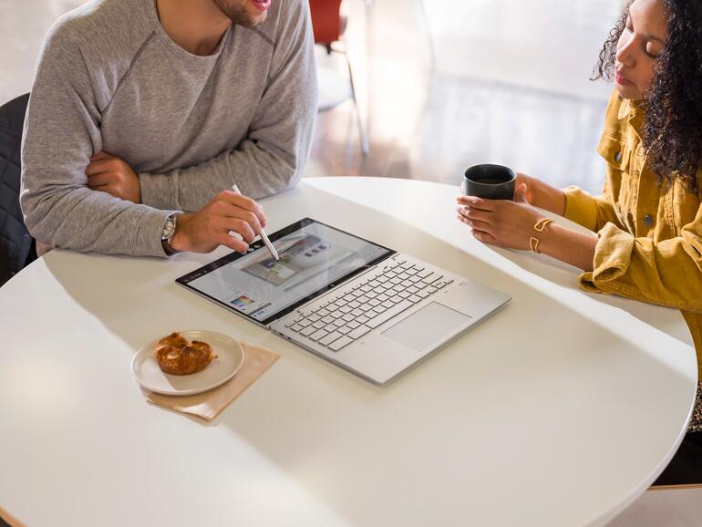 Das HP Chromebook Elite c1030 stellt hier und da das Design vor die Funktion – das muss man wollen.