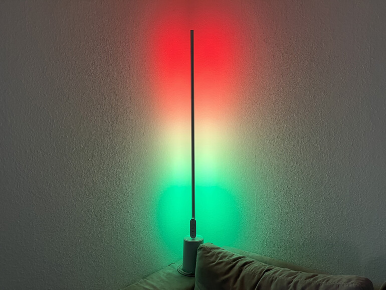 Hell, bunt, dynamisch: die Stehleuchte Lyra von Govee