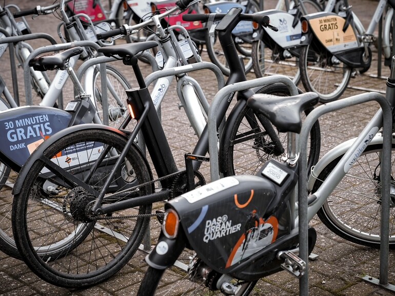 Das Cowboy 4 ST ist mitnichten nur etwas für „Cowgirls“, vielmehr versteht es sich mit dem Komfort eines Hollandrads als Alternative zum sportlicheren Cowboy 4.