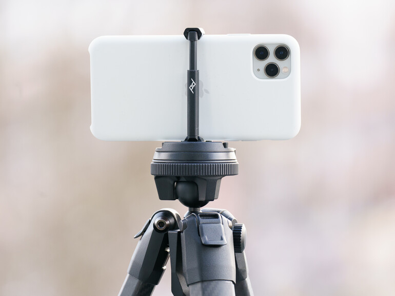 Leichgewicht: Ein iPhone trägt das Travel Tripod natürlich ohne Probleme, aber auch…