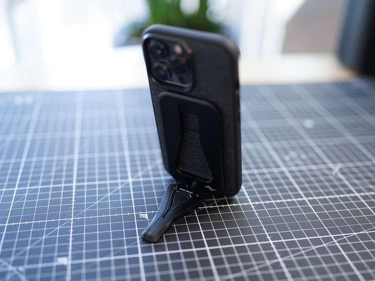 Die Stativbeine lassen sich auch „en bloc“ bewegen, etwa zu einem Aufsteller oder als Handgriff.