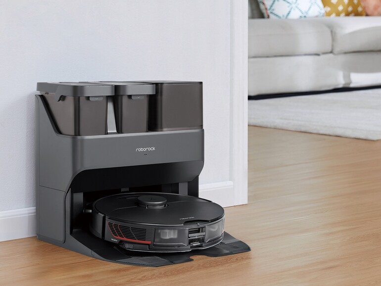 Das ganz große Paket: Im Zusammenspiel mit dem „Empty Wash Fill Dock“ ist kaum noch Interaktion mit dem Gerät nötig. Dafür kostet die Kombination aus Robosauger und Dock auch so viel wie ein iPhone 13 Pro Max.