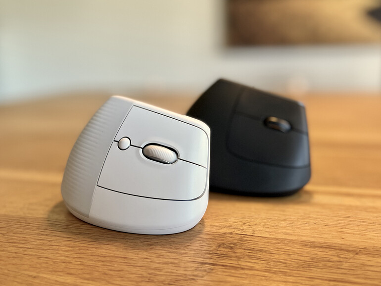 Die Logitech Lift ist anders als die MX Vertical auch für kleine Hände geeignet.