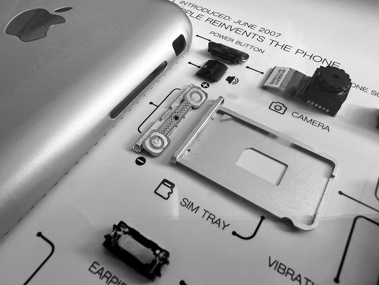 Im iPhone (2G) kam noch die „große“ SIM-Karte zum Einsatz