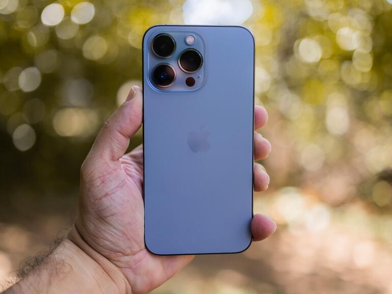 Das iPhone 13 Pro kam bereits mit einem Lightning-auf-USB-C-Ladekabel.