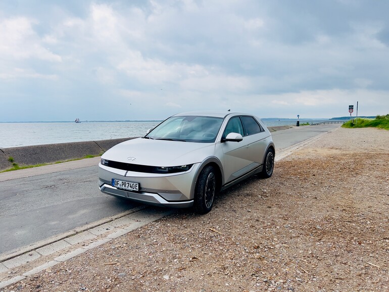 Der Ioniq 5 ist ein E-Fahrzeug, das nicht nur zeigt, was technisch möglich ist, sondern auch optisch überzeugt.