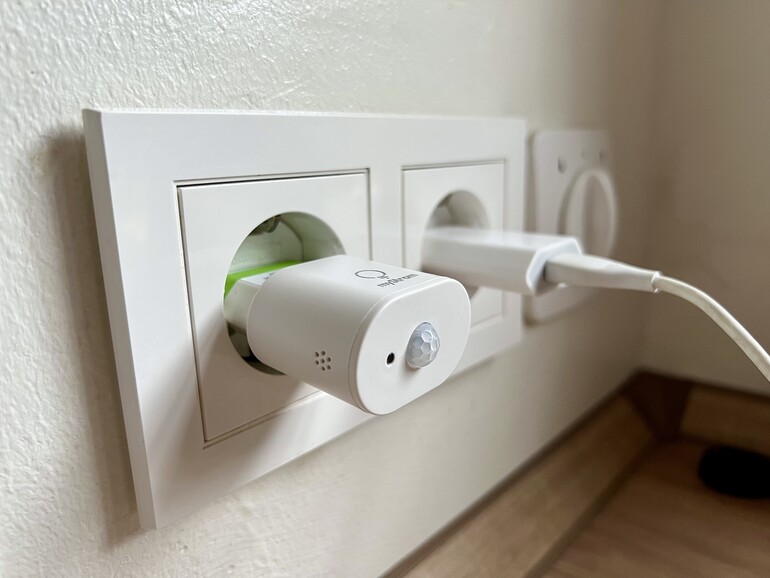 Der Bewegungsmelder von Mystrom misst auch die Helligkeit und die Temperatur. Dadurch sind weitere Automationen möglich.