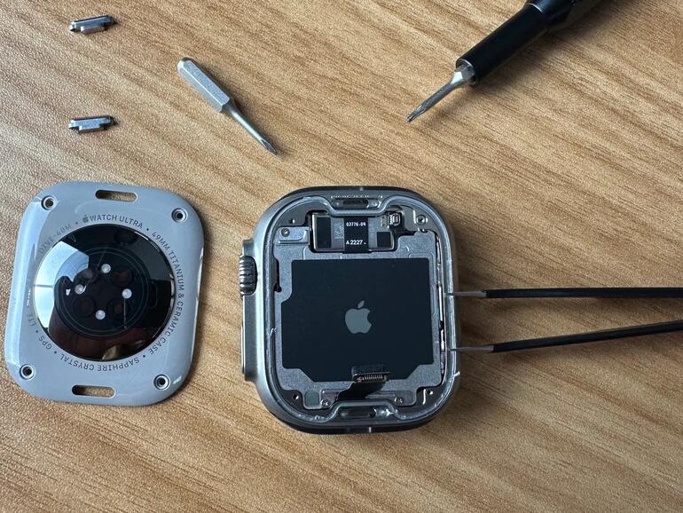 Apple Watch Ultra - geöffnet