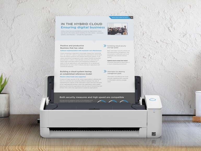 Der Scansnap iX1300 von Fujitsu ist ein kompakter und leistungsfähiger stationärer Einzugsscanner, der auch per WLAN mit (Mobil-)Geräten zusammenarbeitet.