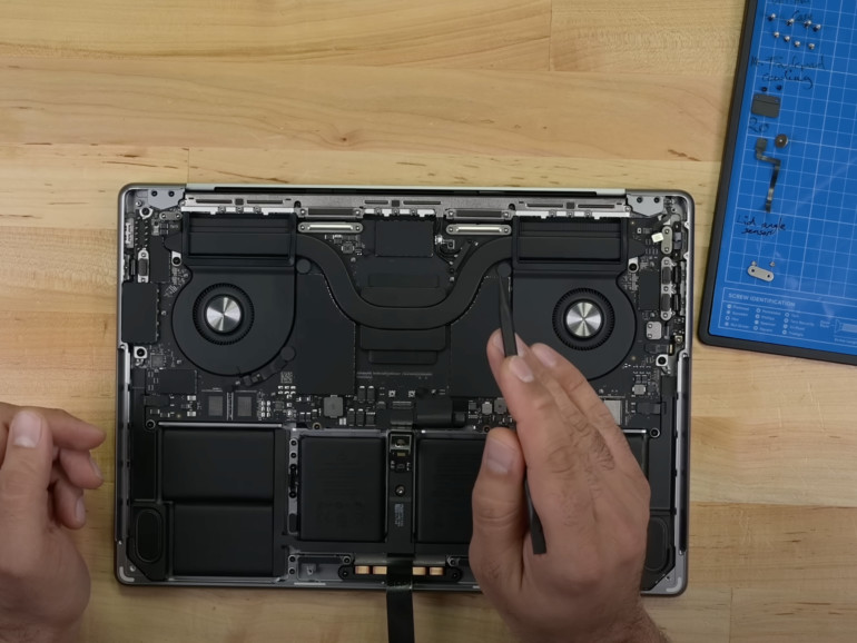 iFixit hat das neue M2-MacBook Pro aufgeschraubt