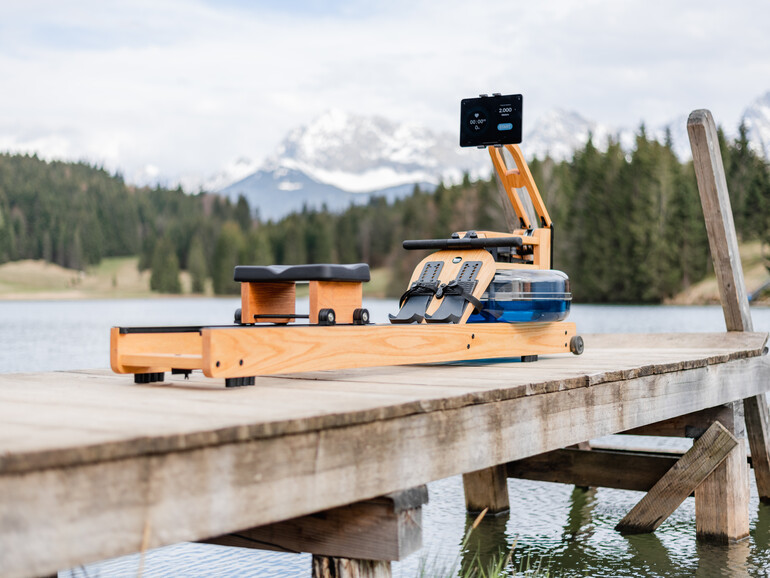 Rudermaschine in schick: Der Waterrower kommt mit hohem „Woman Approval Factor“.