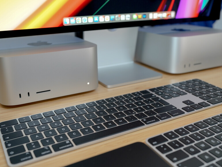 Doppeltes Lottchen: Der Mac Studio 2023 ist optisch vom Vorjahresmodell nicht zu unterscheiden. Anders sieht es unter der Haube aus, dank M2-Max- und M2-Ultra-Chips wurde deutlich an der Leistung gedreht.