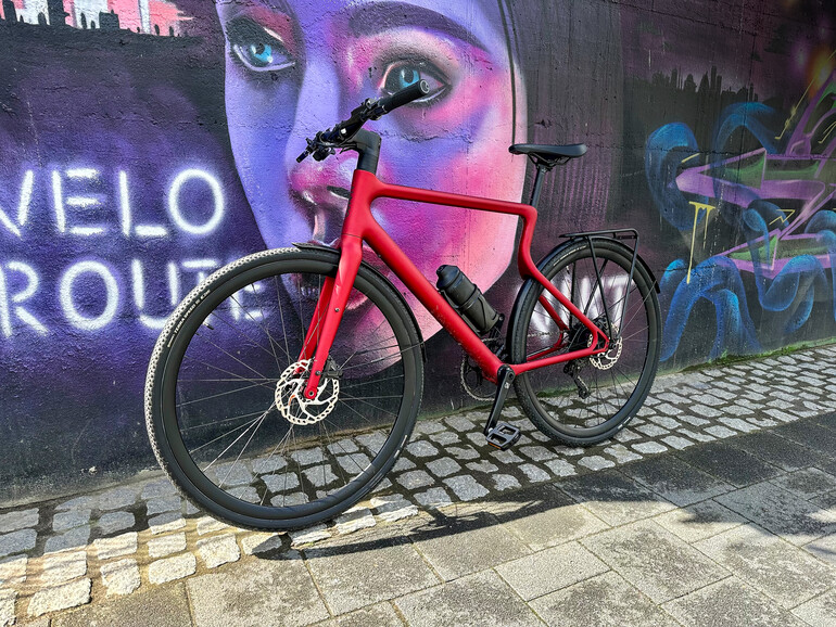 Die Abwesenheit des ­Sattelrohrs gibt dem Stadtfuchs die Anmutung eines Raubtiers kurz vor dem Sprung.