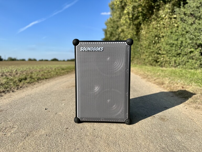 Gemacht für den Außeneinsatz:Die Soundboks 4 erreicht eine Lautstärke von bis zu 126 Dezibel.