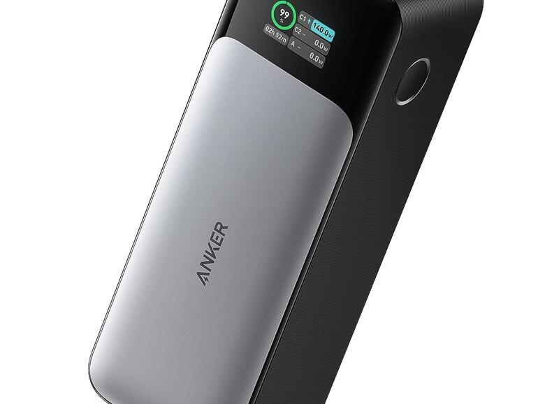 Die Anker 737 Powerbank ist ein 24.000mAh starker externer Akku mit 3 Anschlüssen zur Stromversorgung unterwegs.