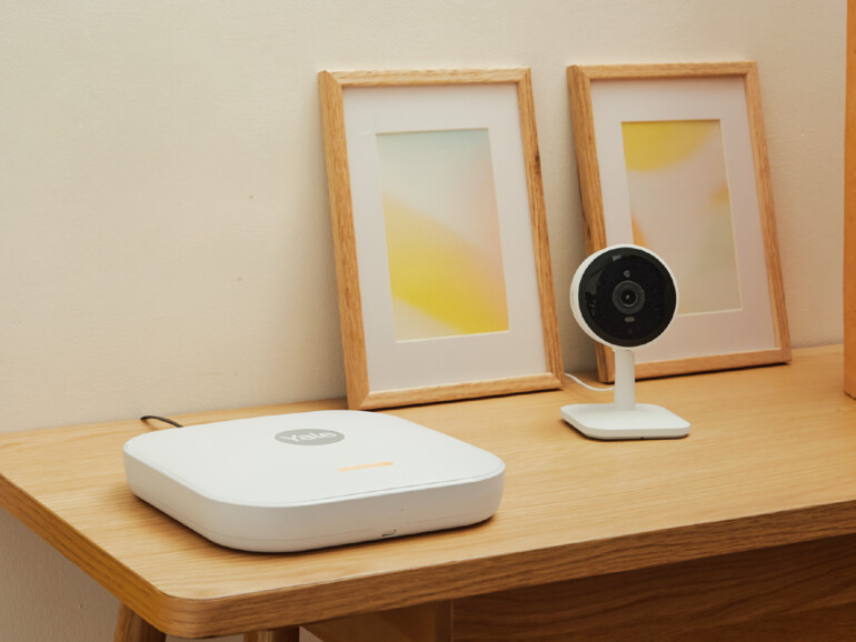 Mit der smarten Indoor-Kamera und dem Alarm will Yale sein Produktportfolio erweitern.