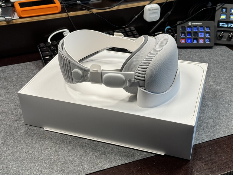 Michael Reimann importierte Apple Vision Pro auf eigene Faust und teilt mit uns seine ersten Eindrücke.