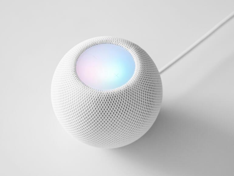 HomePod mini: Die LEDs hinter der Milchglasscheibe gehen kaum als Bildschirm durch.