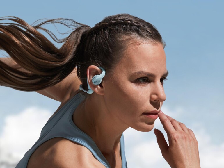 Open-Ear-Kopfhörer im Bügeldesign sitzen besonders sicher – und eignen sich daher nicht zuletzt für den Sport.