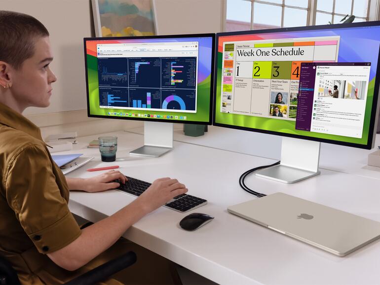 MacBook Air M3 im Clamshell-Modus mit zwei Bildschirmen