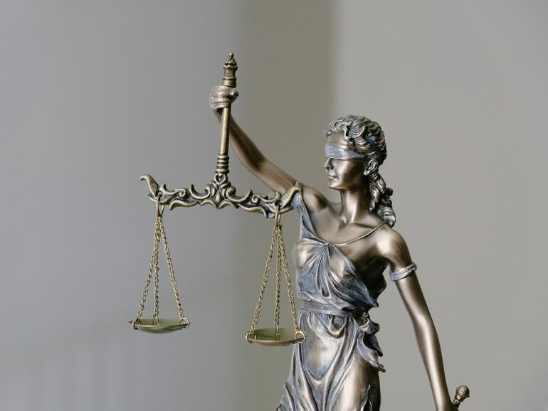 Justitia untersucht Apples Geschäftspraktiken in den USA