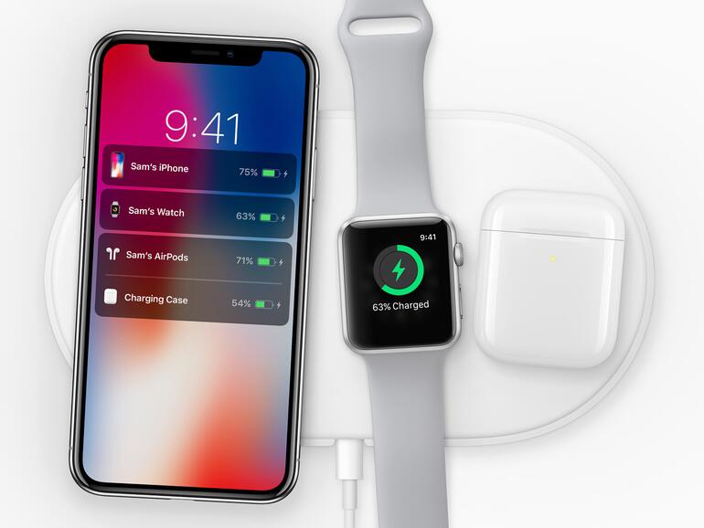 So hatte sich Apple AirPower vorgestellt: iPhone, Apple Watch und AirPods werden kabellos aufgeladen.