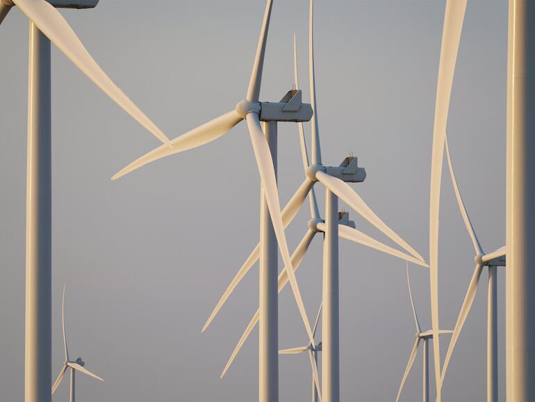 Der heute veröffentlichte Fortschrittsbericht zum Umweltschutz 2024 von Apple zeigt, dass das Unternehmen seine Treibhausgasemissionen seit 2015 um mehr als 55 Prozent reduziert hat.