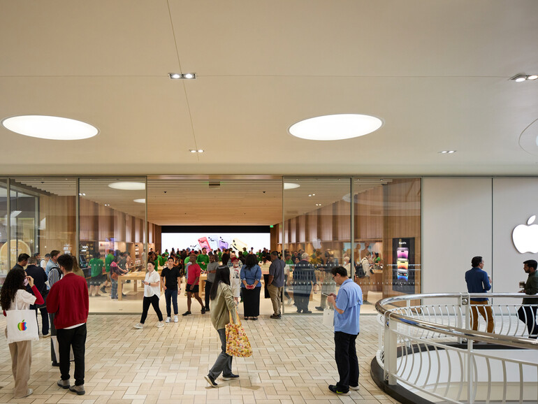 Alter Apple Store im neuen Design: 2023 eröffnete der erste Apple Store seine Toren nach einer umfangreichen Renovierung.