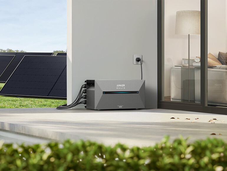 Die neue Solarbank 2 von Anker Solix ist IP65 zertifiziert und kann somit das ganze Jahr im Freien verbringen.