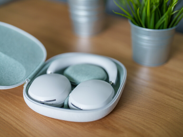 Elegantes Design: Der Sonos Ace kombiniert Stil mit hohem Tragekomfort.