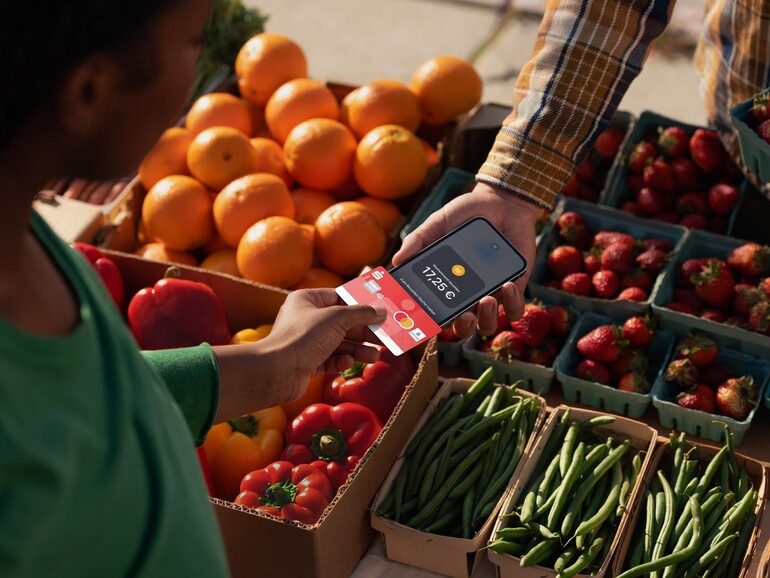 Noch in diesem Jahr will die Sparkassen-Finanzgruppe als erstes Partnerunternehmen das kontaktlose Bezahlen innerhalb des Tap-to-Pay-Systems mit der in Deutschland so wichtigen Girocard ermöglichen.