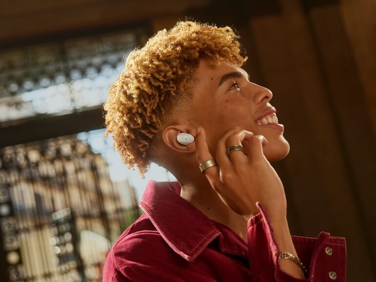 Bohrt sich nicht tief in den Gehörgang, sitzt aber trotzdem sicher: der Sennheiser Accentum True Wireless.