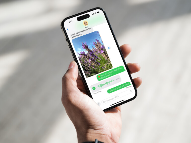 RCS-Nachrichten bleiben grün, unterstützen dafür aber viele Funktionen, von denen mit SMS und MMS nur zu träumen war.