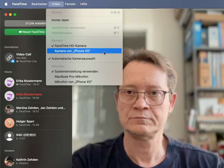 Das iPhone ist der Kamera vieler Macs haushoch überlegen. Hast du mehrere Kameras, kannst du über das Video-Menü wählen.