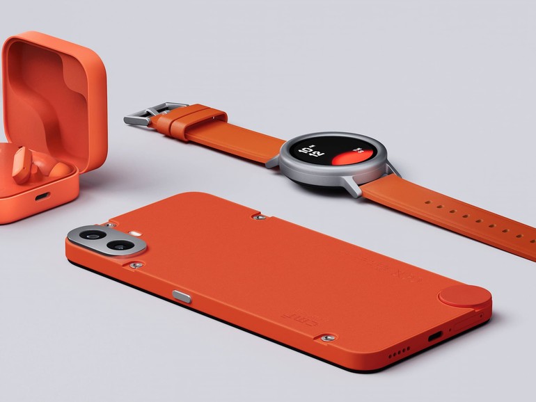 Komplett: Gleich vom Start weg präsentiert CMF ein komplettes „Ökosystem“ aus Smartphone, Smartwatch und Kopfhörern.